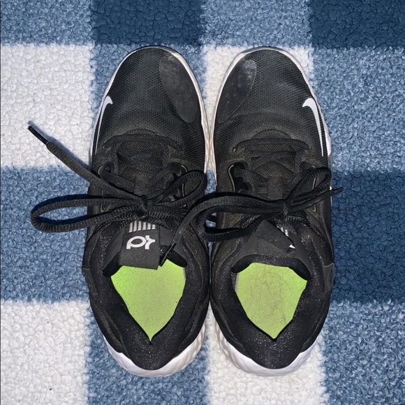 KD basketball shoes. - Picture 2 of 5